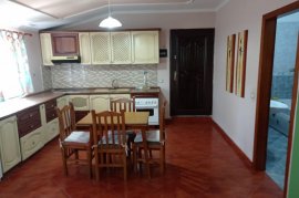 Jepet apartament me qera 1+1, ne Bllok, prane pall, Alquiler