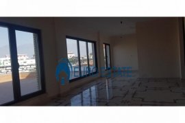 Tirane, shes apartament 2+1,178 m² Kopshti Botanik, Shitje