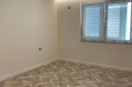 Shitet super Apartament 3+1 ... me Hipoteke..!!, Πώληση