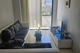 Tirane,Apartament me #Qira (Yzberisht), Huren