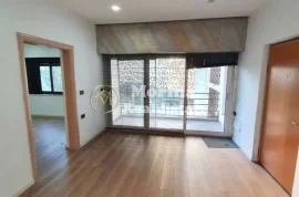 Qera, Ambient Biznesi 3+1, Blloku, 800  Euro/Muaj, Ενοικίαση