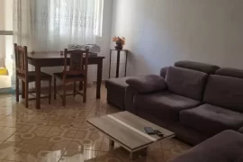 APARTAMENT ME QERA 1+1 BLLOKU VASIL SHANTO, Ενοικίαση