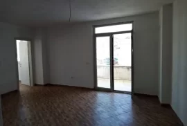 Shitet Apartament 2+1, Πώληση