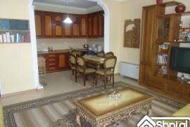 Apartament me qera