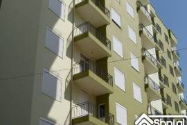 Apartament 4+1 per te shijuar plazhin e Golemit