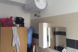 Super apartament ne shitje, Shitje