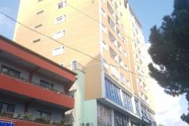 Shitet Apartament 2+1 ne qender Qytetit ,Lezhe, Vente