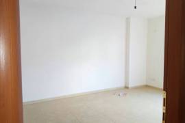 Shitet Apartament 2+1 ne qender Qytetit ,Lezhe, Πώληση