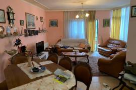 Apartament me qera ne bllok, Huren