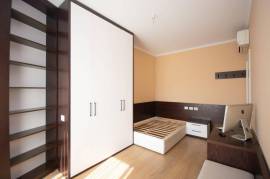 Jepet me qira apartament 3+1 prane “Ring Center”. , Qera