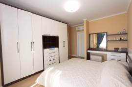 Jepet me qira apartament 3+1 prane “Ring Center”. , Qera