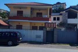 Shitet Vila + Garazh ,Lezhe , Venta