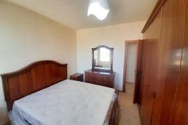 Apartament 1+1 pas UET-se, me Mobilim fringo te Ri, Location