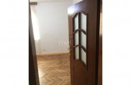 Shitet apartament 2+1, tek Rruga Mine Peza. , Πώληση