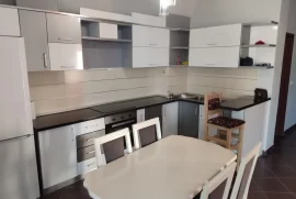 ''SHITUR'' .  Shitet Apartamenti ne Fresk 2+1  , Vente