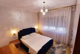 Qera, Apartament 1+1, Myslym Shyri, 400 Euro, Ενοικίαση