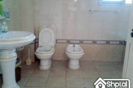 Apartament 3+1 ne shitje te ish Restorant Durresi