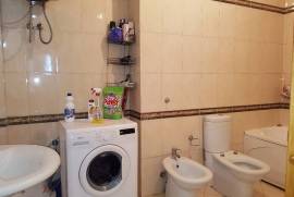 Shitet apartament 3+1 ne Ish Bllok, Sale