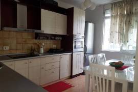 Jepet me qera apartament 2+1 tek Ish- Ekspozita, Qera