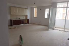 Shitet apartament me sip.93 m2 ,Lagjia Beslidhja, Sale