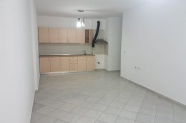 Tek Stacioni I Trenit Shitet Apartament 2+1, Venta