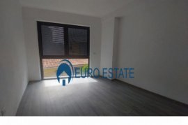 Tirane shes Apartament 2+1,93 m2 (21 Dhjetori), Venta