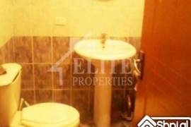 Shitet apartament 2+1 prane gjimnazit "Partiz