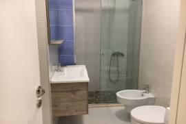 Jepet me qera apartament 1+1 , pranë  qendrës, Miete