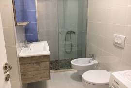 Jepet me qera apartament 1+1 , pranë  qendrës, Qera