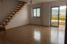 SHITET APARTAMENT 2+1+2 PRANE PALLATIT ME SHIGJETA, Vente