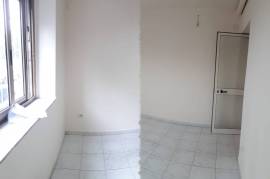 Amb 40 m2 i Persht. per Zyra & Biznese, Location