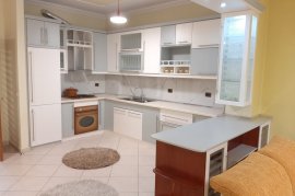 JEPET ME QERA APARTAMENT 2+1+2 TEK KOMUNA E PARISI, Ενοικίαση