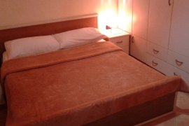 JEPET ME QERA APARTAMENT 2+1 TEK ‘RRUGA E BOGDANEV, Alquiler