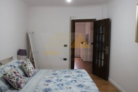 Apartament 3 + 1 per shitje prane Brrylit, Vente