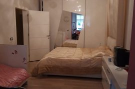 Shitet apartament 3+1,Bllok!, Venta