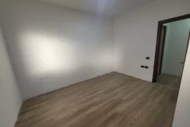 Shitet Apartament 3+1, Shitje