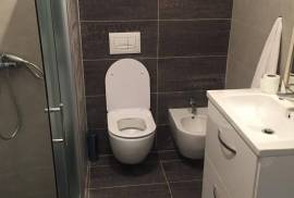 Apartament me qera , Huren