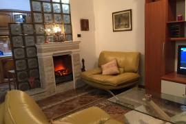 Apartament 2+1, Location