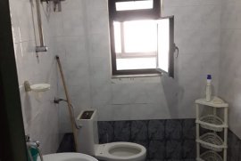 Shitet apartament 2+1 perballe komisariatit nr 4, Πώληση