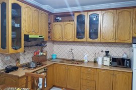 JEPET ME QERA APARTAMENT 2+1 PRANE ‘UET’., Alquiler