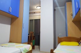 JEPET ME QERA APARTAMENT 2+1 PRANE ‘UET’., Qera