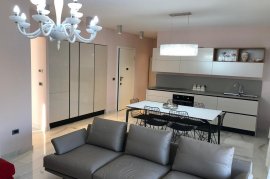 Super apartament 2+1 ne rrugen Fortuzi, Ενοικίαση