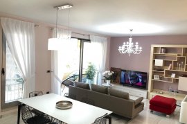 Super apartament 2+1 ne rrugen Fortuzi, Ενοικίαση