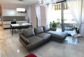 Super apartament 2+1 ne rrugen Fortuzi, Ενοικίαση