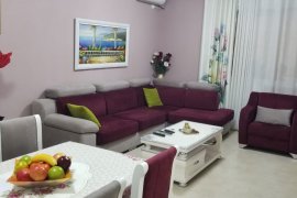 Shitet apartament 2+1+2 tek 'Liqeni i Thate', Venta