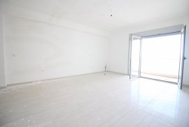 	SHITET APARTAMENT 2+1 ME PAMJE NGA DETI, SARANDË, Sale