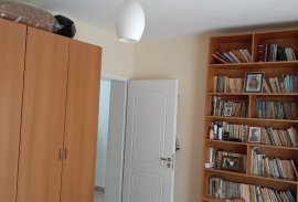 Shitet apartament 2+1 tek "Rruga e Kavajes&qu, Πώληση