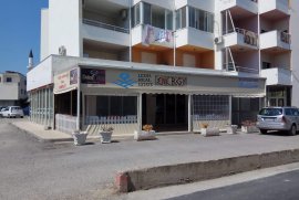 Shitet Bar - Kafe, 20m larg Gjimnazit,Lezhe