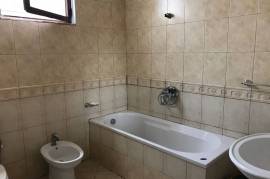 Jepet me qera apartament 2+1 prane Liqenit, Huren