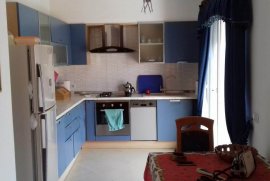 Apartament papafingo me qera ,Ali Demi 200€  , Qera